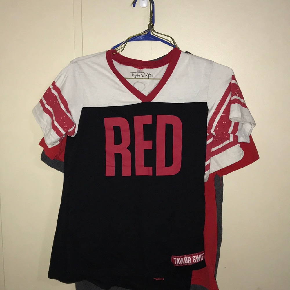 Taylor Swift Red T-Shirt •NOT FOR SALE•